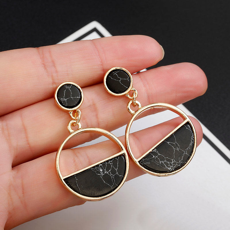 2018 New Fashion Stud Earrings Black White Stone Geometric Earrings Round Triangle Design Punk Ear Jewelry Brincos